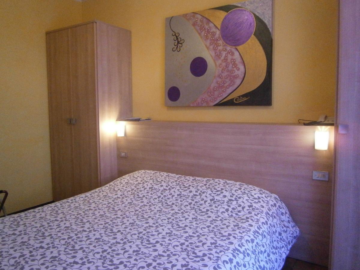 Hotel Chiara Sirmione Exterior foto