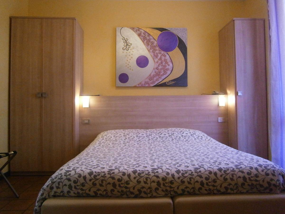 Hotel Chiara Sirmione Exterior foto