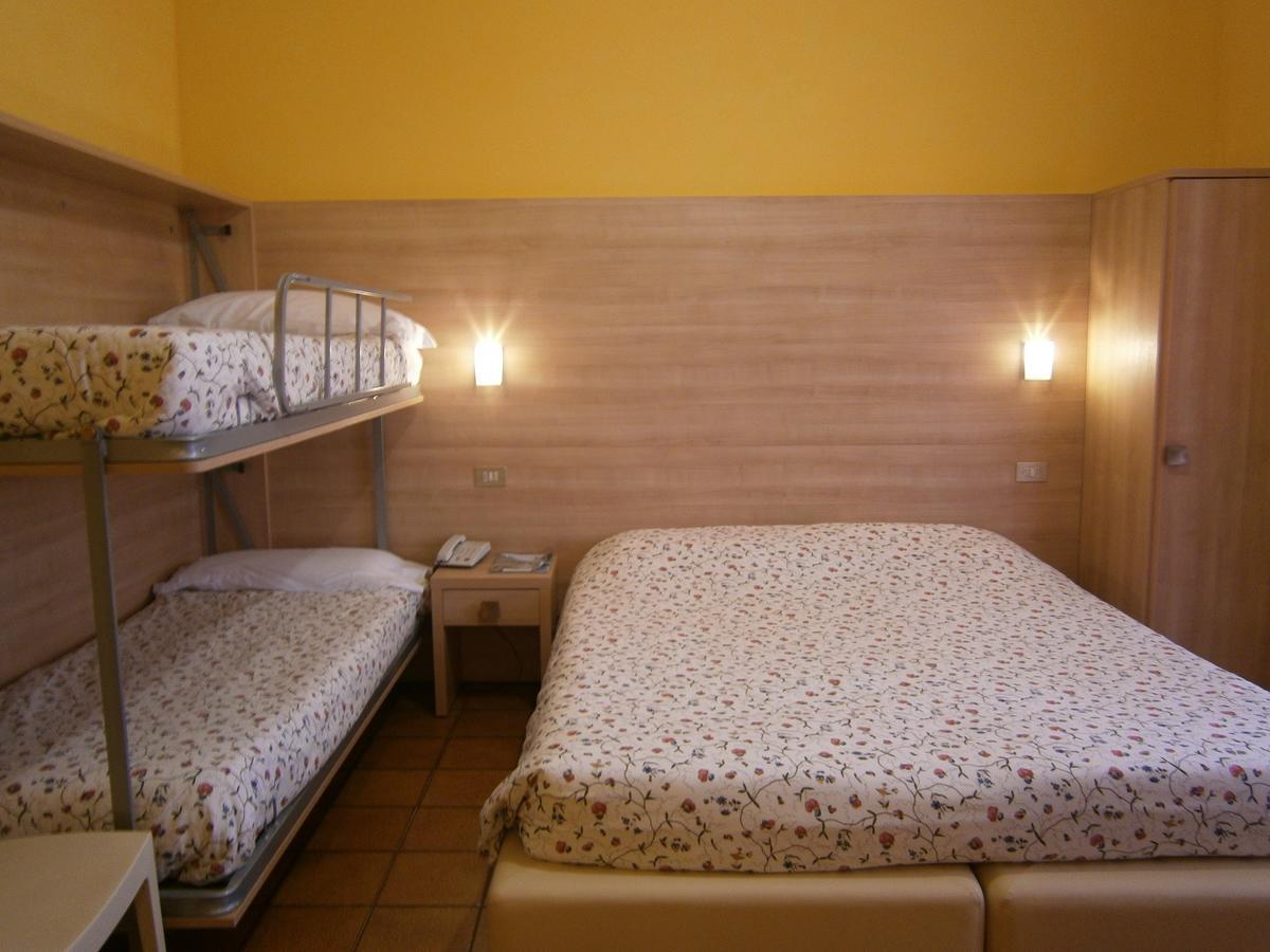 Hotel Chiara Sirmione Exterior foto